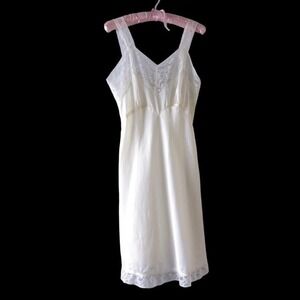 𝅺40s Ivory‎ Nylon & Lace Slip Dress S
